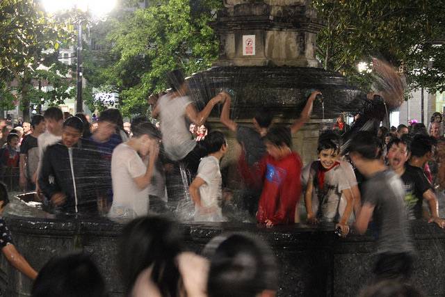 Jendetza eta giro ona nagusi 77 1494849623083