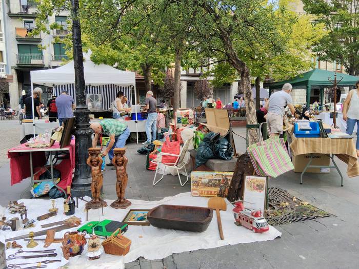 Antzinako objektuz eta bildu 74 1758391003612