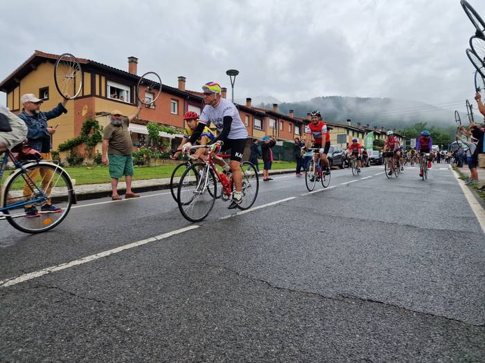 La Karpy martxak kolorez bet 100 1686610880491