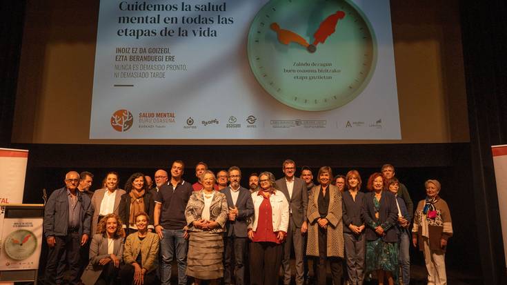 Buru osasuna zaintzeko goizegi edo beranduegi inoiz ez dela aldarrikatu dute Amurrio Antzokian