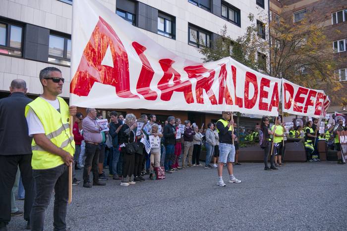 Aldundiaren bulegoak okupatu 52 1760709653141