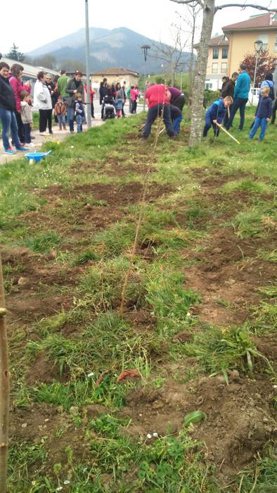 Elkarrekin aritu dira haur e 7 1489961283564