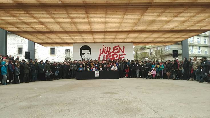 Hiru mobilizazio deitu dituzte Julen Ibarrolaren espetxeratzea salatzeko