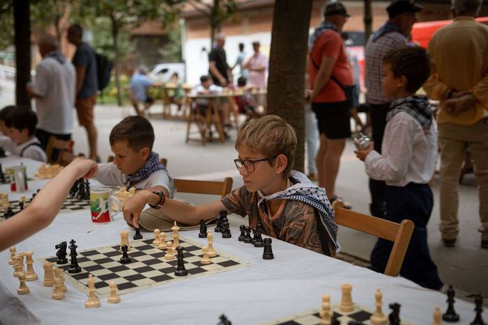 Haur eta nagusiak izan dira  29 1755092582362