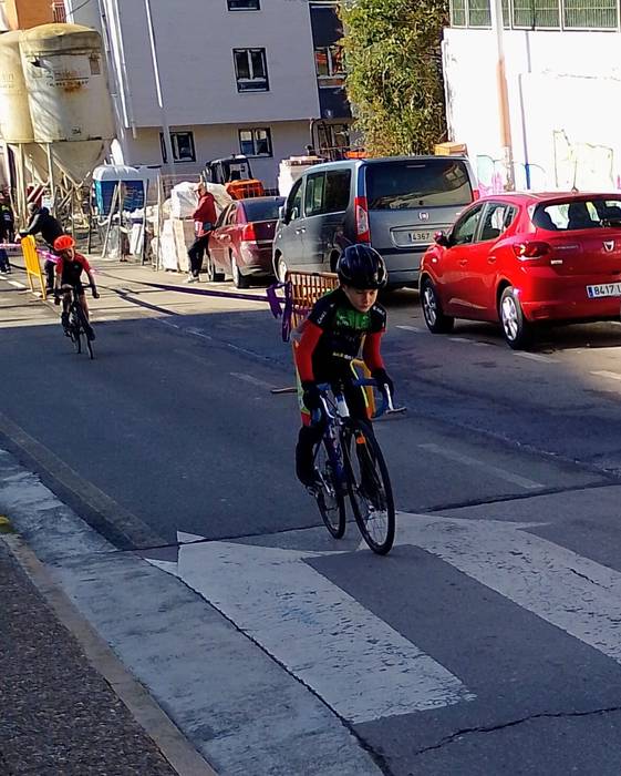 Txirrindulari gazteek erloju 2 1771856117763