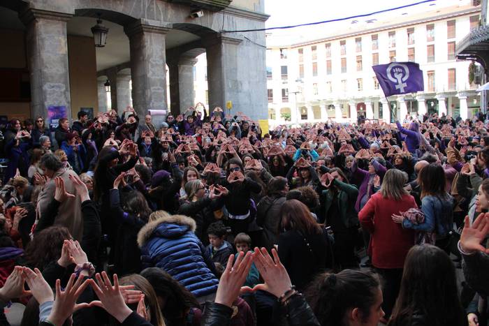 Greba feministaren goizeko t 45 1520512240654