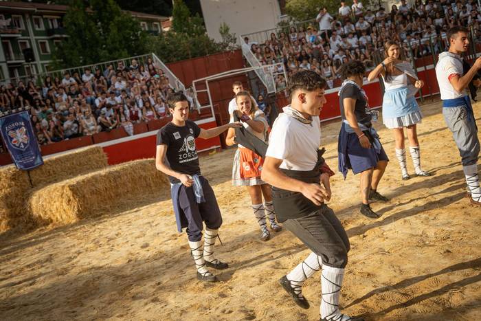 Zezen plaza lepo Muturreko H 77 1756414761330