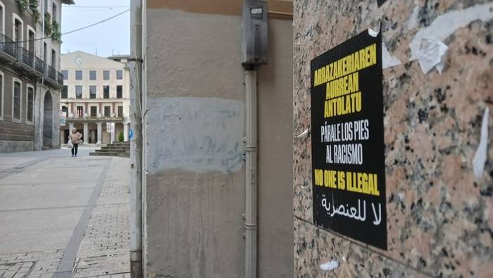 Arrazakeria sen onez mozorrotzen denean