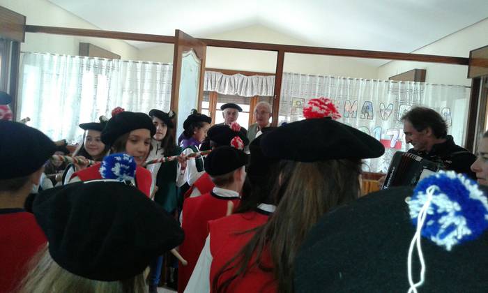 Aiarako Jaien giroa berotu d 1 1493393692080