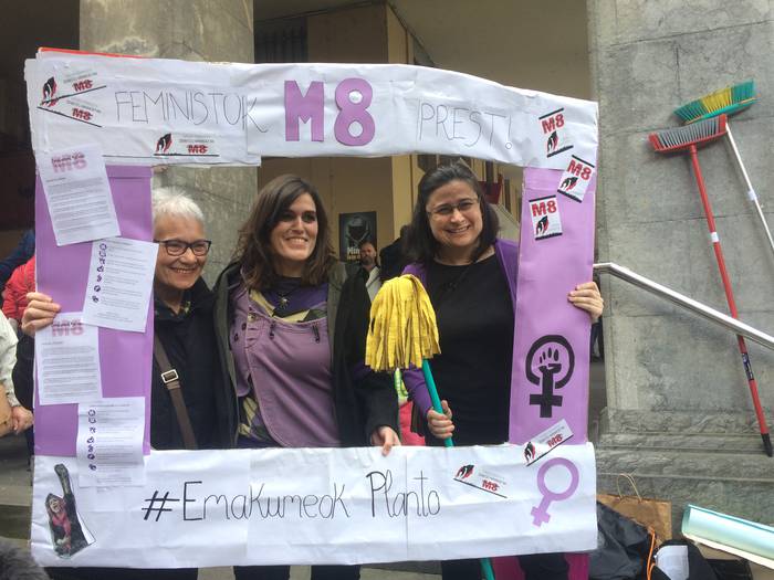 Greba feministaren goizeko t 121 1520519522076