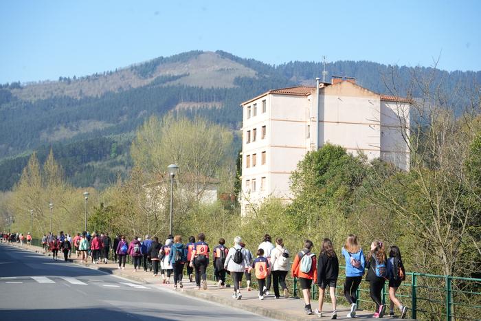 Ehunka lagunek parte hartu d 61 1774179341164