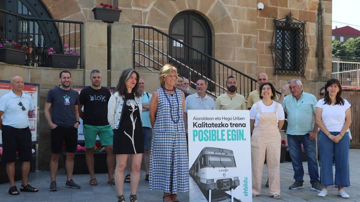 Tren zerbitzu "moderno, seguru, irisgarri eta duina" eskatu dute EH Bilduko alkate eta zinegotziek