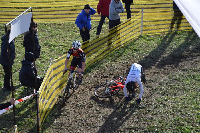 aiara ziklokrosa 84 1671445511001