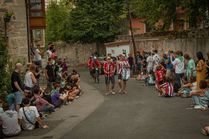 Bizikletak irudimenez jantzi 81 1757325888620