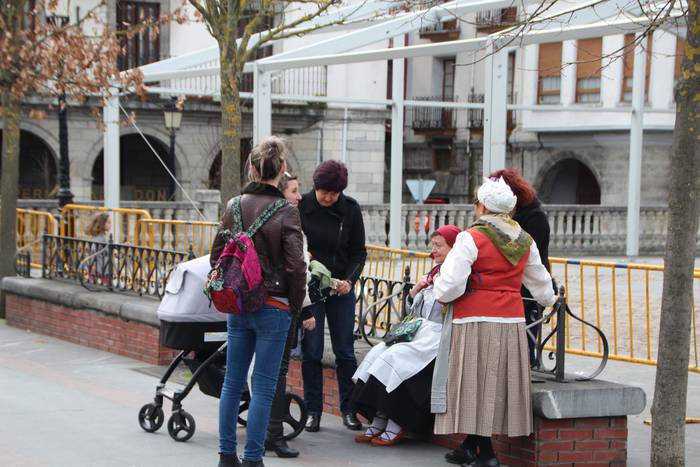 Dantzaren bidez aldarrikatu  24 1520777897848