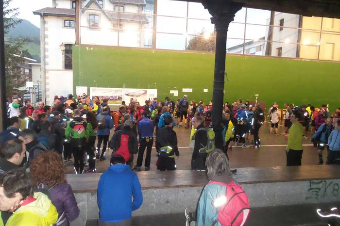 Mendizale ugari bildu zituen 35 1489053931800