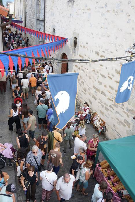 Jendez beteta itzuli da Artz 18 1758400036170