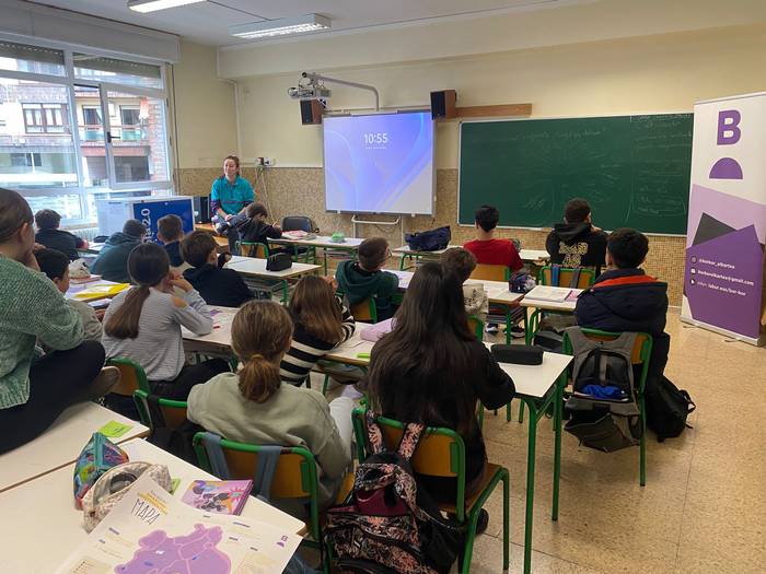 Aiaraldeko emakume* errefere 9 1761815973297