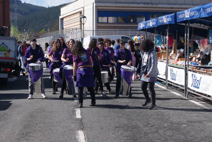 Baserri azoka ospatu dute Ok 33 1679904129817