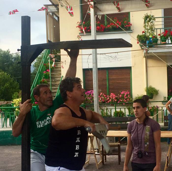 Apar festak, herri kirolak e 22 1503561340322