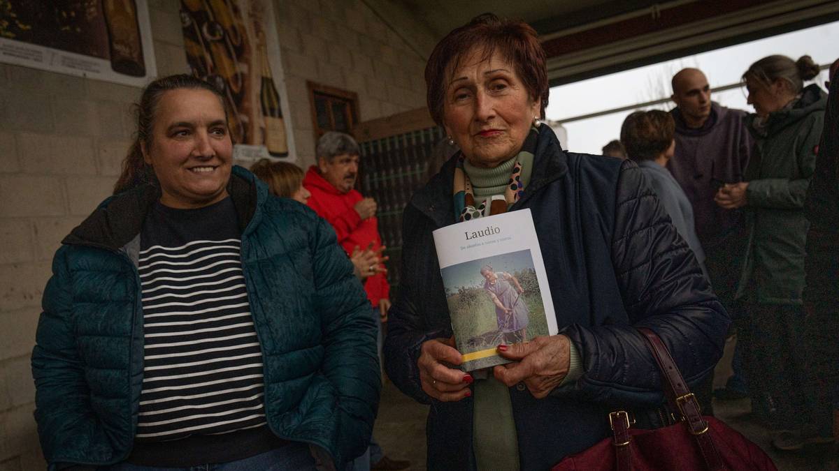 Laudioko ondarea ezagutzeko gida aurkeztu dute, herriko amonen bizipenak ardatz