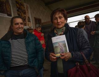 Laudioko ondarea ezagutzeko gida aurkeztu dute, herriko amonen bizipenak ardatz