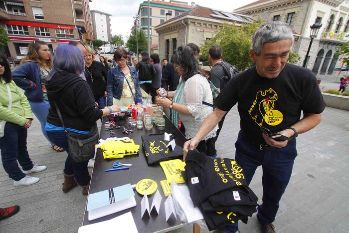 Errefuxiatuen aldeko elkarta 2 1495541210754