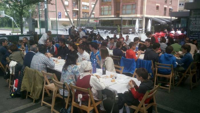 Jende ugarik hartu zuen part 18 1495522942310