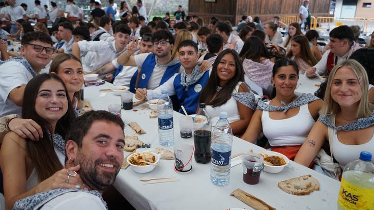 Kuadrillen protagonismoa nagusi Laudioko jaien bigarren txanparen lehen egunean