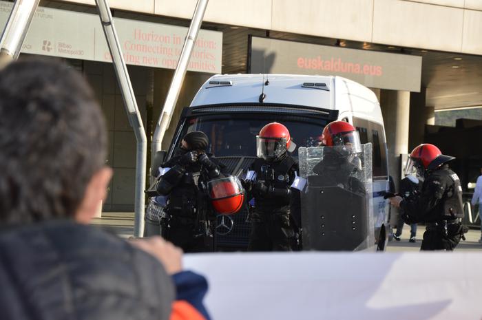 Tubos Reunidoseko langileek  25 1772101363971