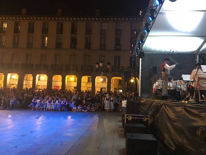 Castellersek, bertsolariek,  53 1503747253054