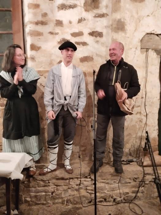 Ohitura eta jaiarekin egin d 17 1768813150639