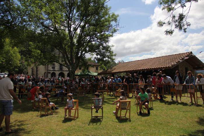 Andra Mari Zuri ospatzeko el 3 1502365342222