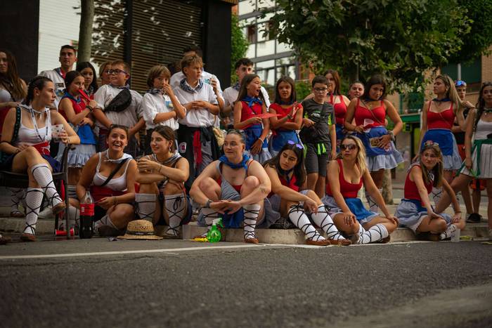 Lehertu da festa-giroa Amurr 5 1755025628467