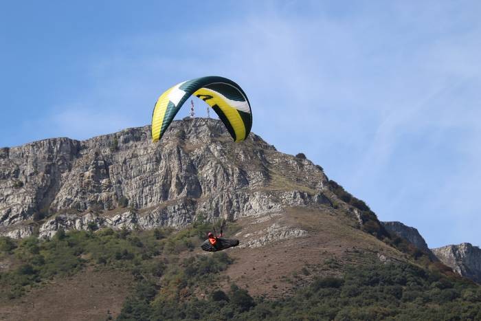 Parapente topaketak eta jaia egingo dituzte bihar Tertangan