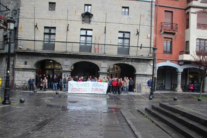 Astelehenero bezala plazara  6 1523287138906