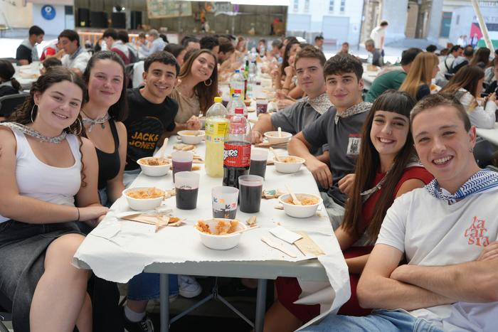 Euskal Jaiak Aldai plaza har 8 1759004246666