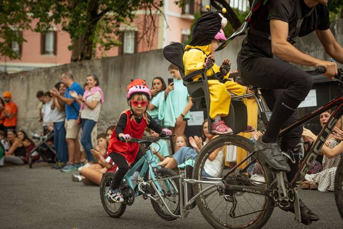 Bizikletak irudimenez jantzi 60 1757325825416