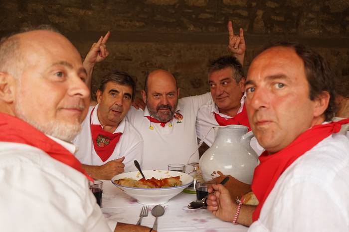 Ehunka kofrade bildu dira el 47 1756714064880