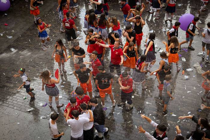 Lehertu da festa-giroa Amurr 85 1755025772858