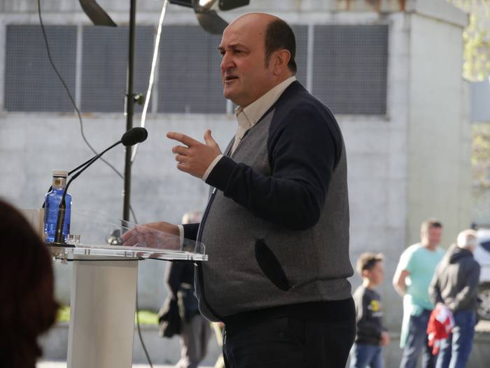 Senatuan “Araba eta Euskadir 15 1555177823808