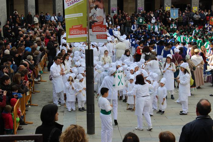 Ehunka umek jo dute danborra 3 1493309942155