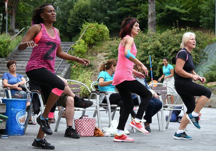 Zumba dantzatzeko elkartu zi 22 1498479782861