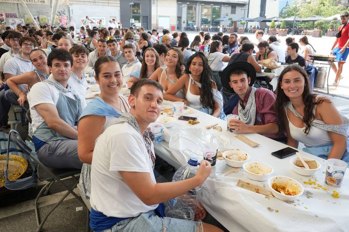 Paella txapelketarekin ekin  36 1755463006624