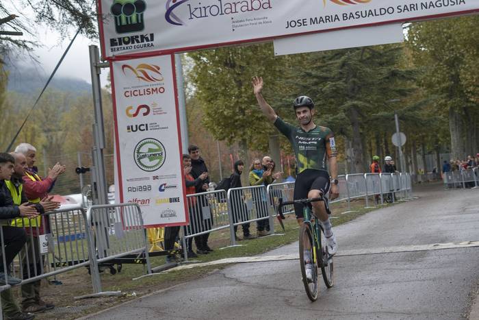 Lucia Gonzalezek eta Kevin S 73 1762015313572