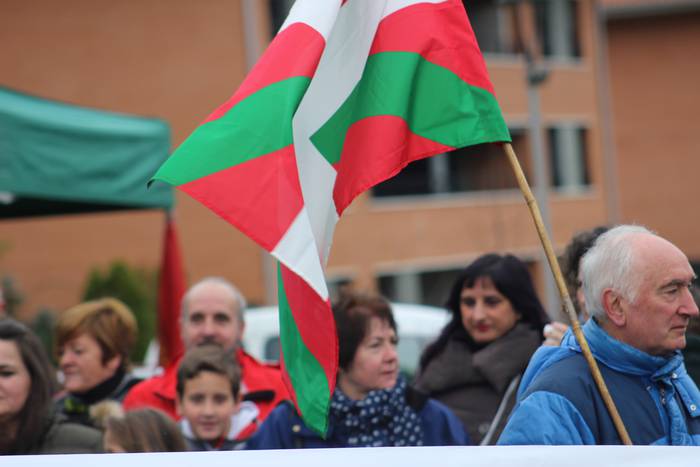 Dozenaka lagun atera dira ka 6 1521978355415