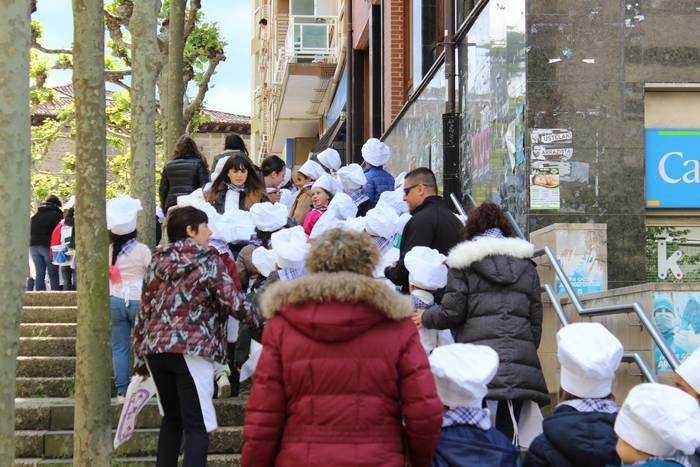 San Anton plazan egin dute u 3 1493305877851