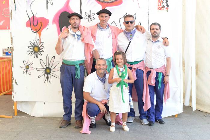 Aldai plaza txiki geratu da  113 1503894837792