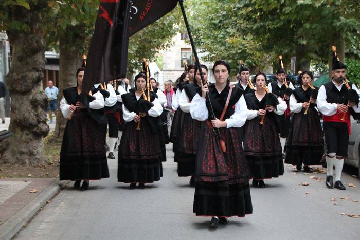 Folk doinuak eta marmitako t 33 1504428764437