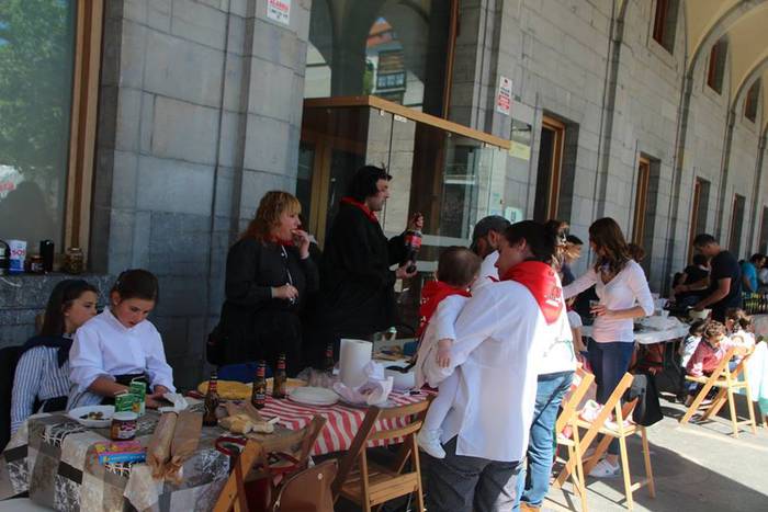 Otxomaioek jendez bete dute  23 1494233090283